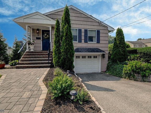 4th image of 51 Hopper Ave