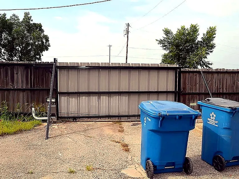 306 E Cook St — Photo 36