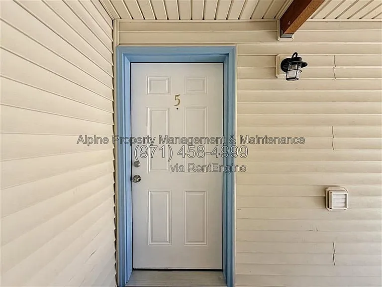 13062 SE Powell Blvd #5 — Photo 2