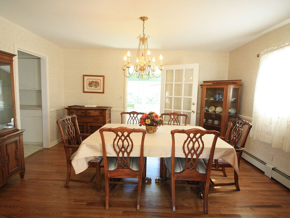 1st image of 44 Francis Pl