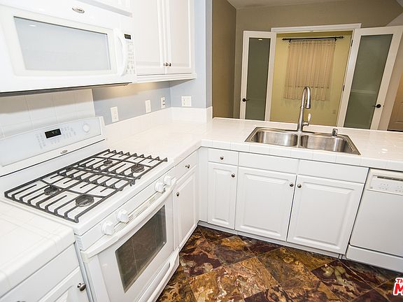 5th image of 6020 Seabluff Dr Unit 202