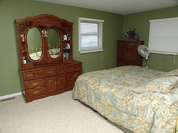 4th image of 368 Dorset Ct