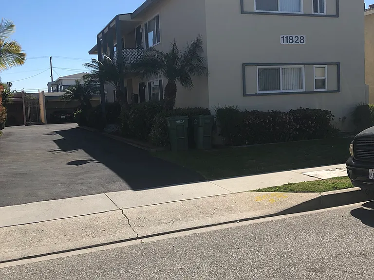 11828 Eucalyptus Ave #D — Photo 5