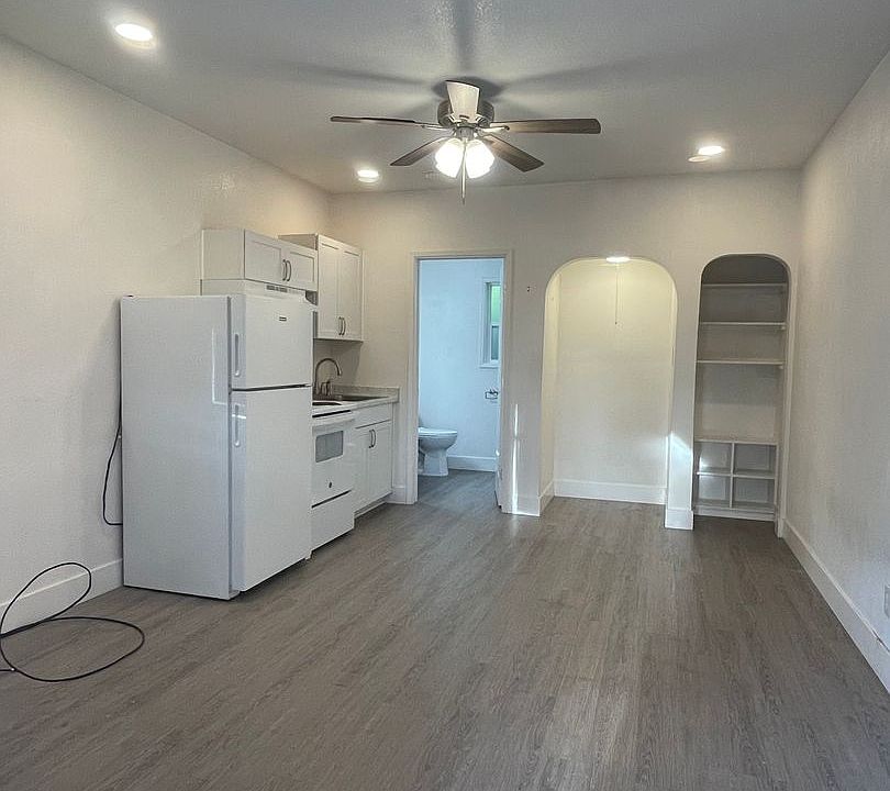 1st image of 3510 S Market St #11