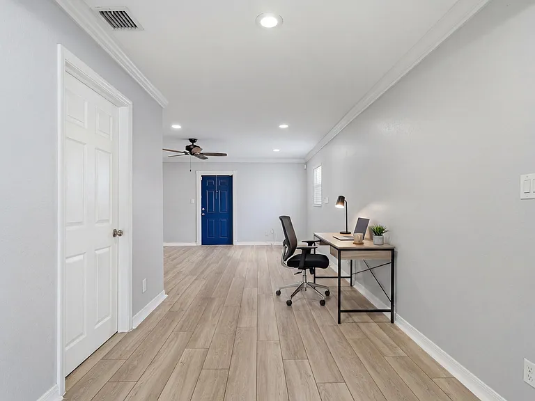 128 NW 10th Ave — Photo 10