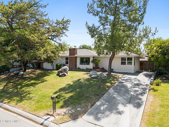 3rd image of 1729 Country Club Dr