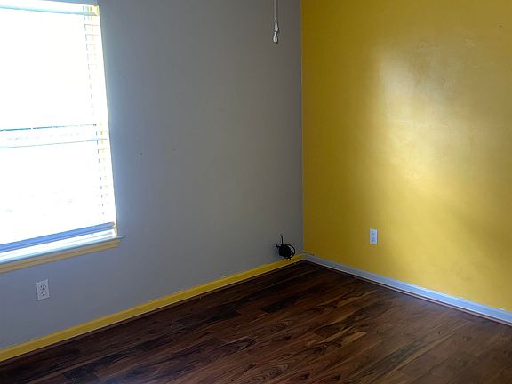 3rd image of 2705 Roberts Ave