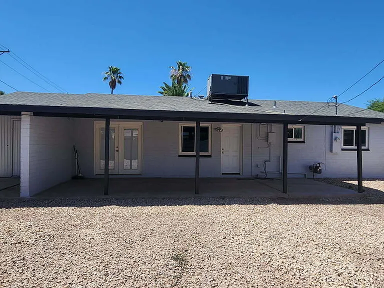 1416 E Orange St — Photo 13