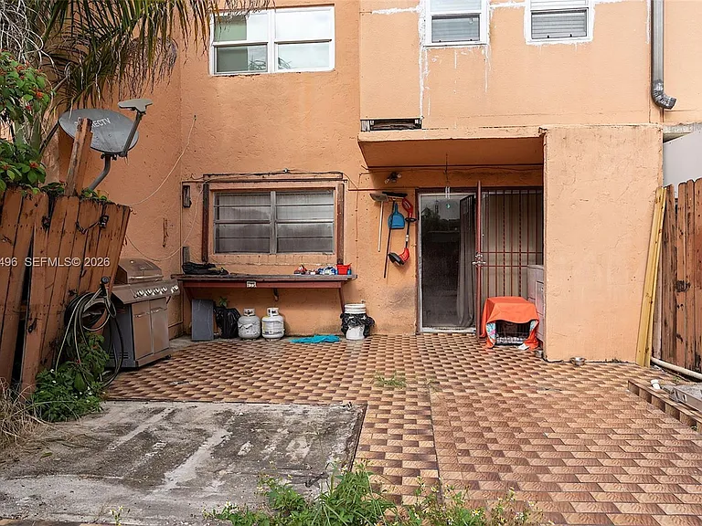 6620 W 2nd Ct — Photo 23