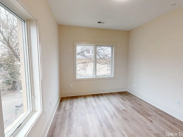 917 Sheridan St NW #202 — Photo 5