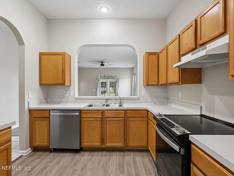 11242 Panther Creek Pkwy — Photo 7