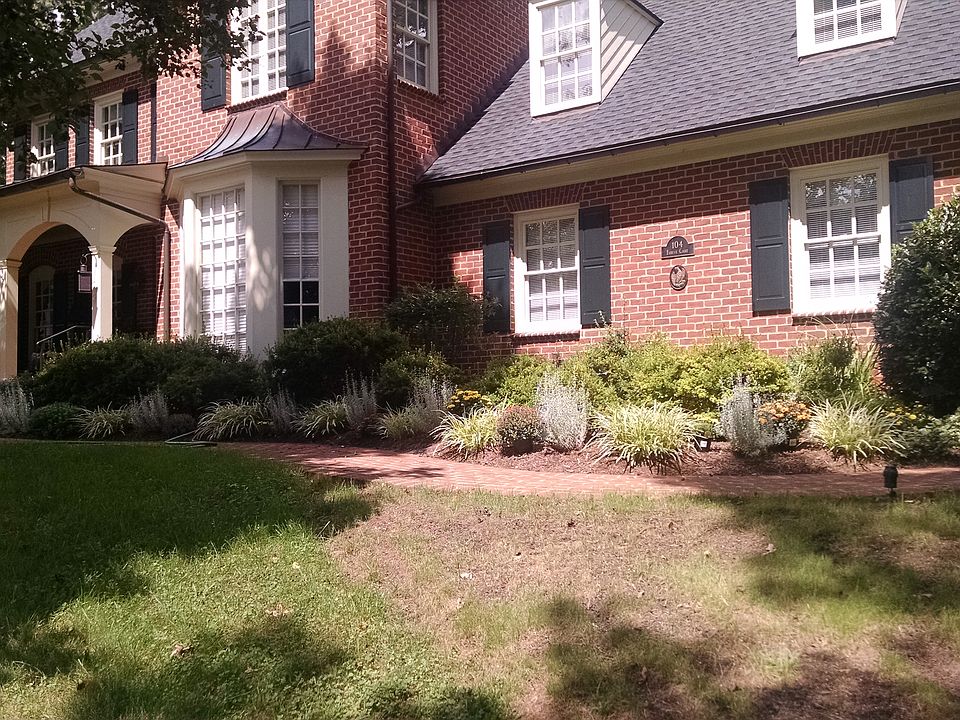 1st image of 104 Fairfax Ct