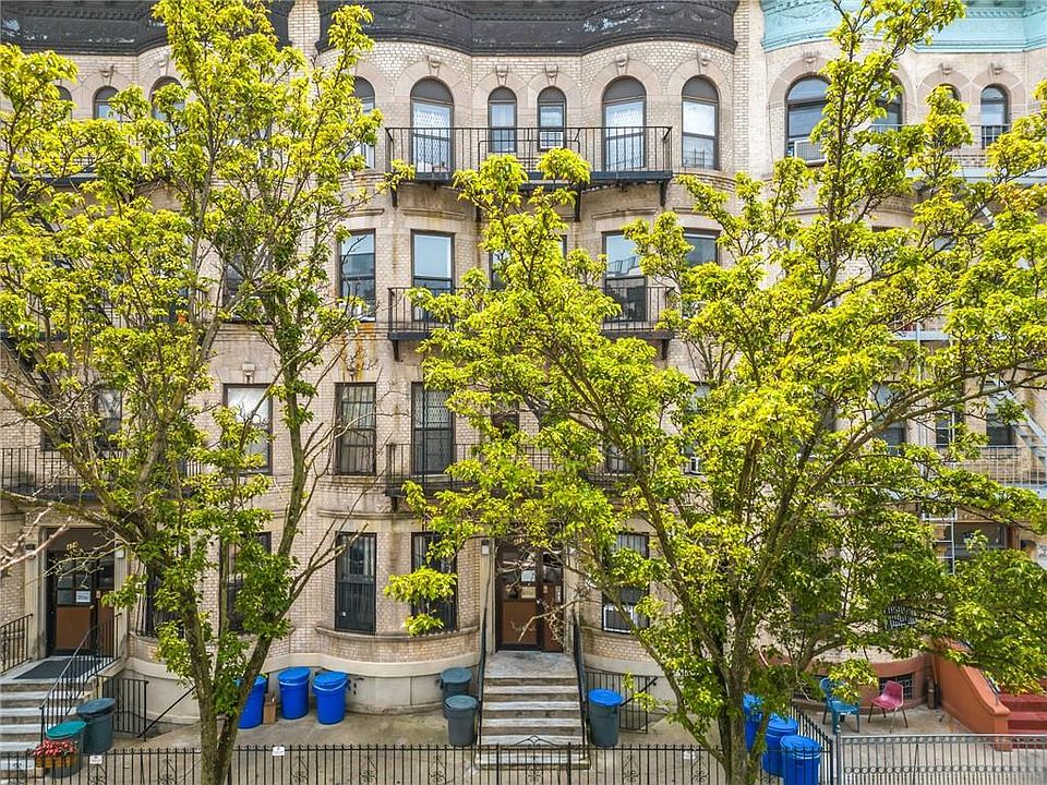 1st image of 472 Bainbridge St APT 3B