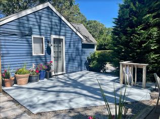 332 Canoe Place Rd, Southampton, NY 11968