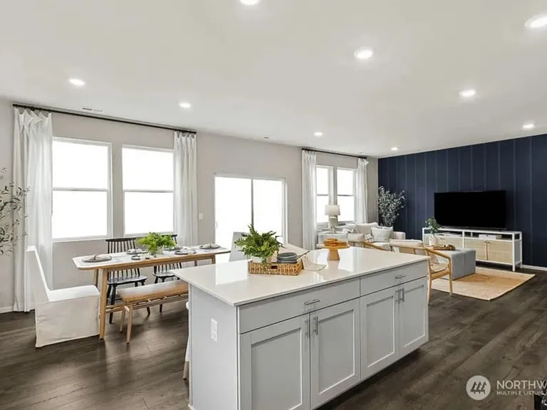 1430 SW Fielder Pl — Photo 15