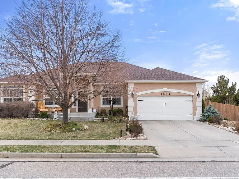 FULLY Furnished Home in West Greeley~ FOR RENT