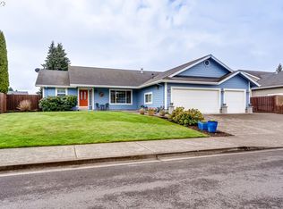 1625 Daugherty Ave, Cottage Grove, OR 97424