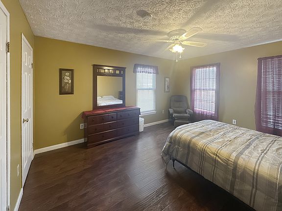 3rd image of 107 Bonhill Dr #6