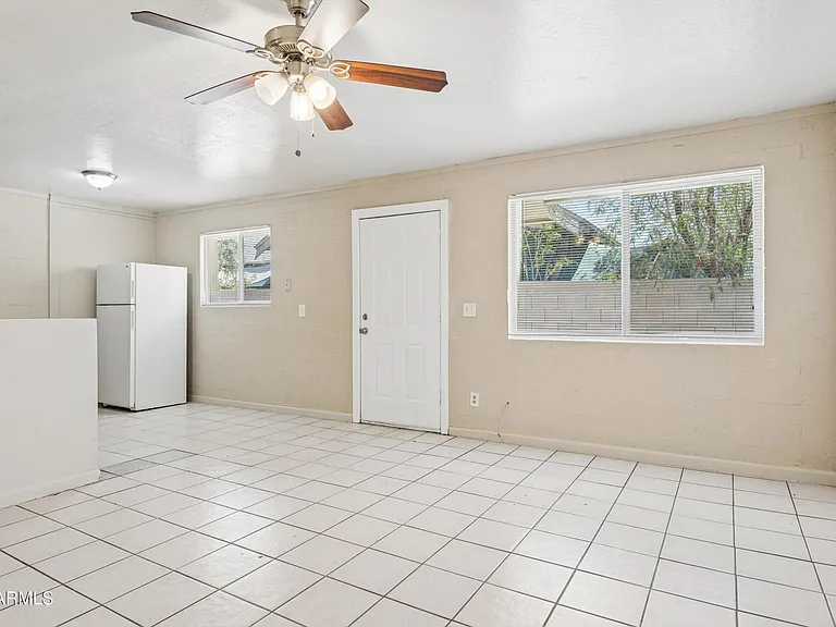 2133 W Adams St #2 — Photo 11