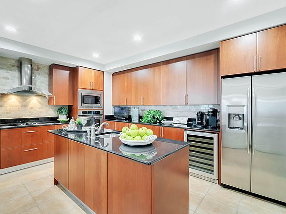5th image of 1925 S Atlantic Ave APT 811