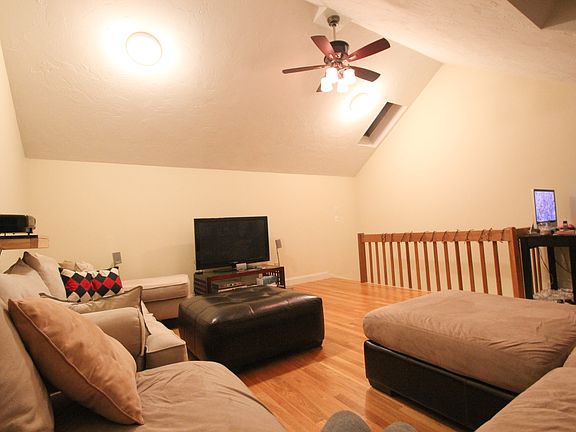 Loft/Family Room