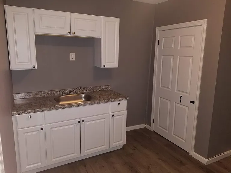 897 Branch Ave #1R — Photo 5