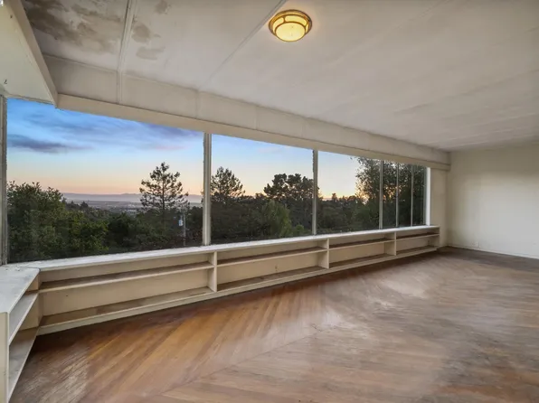 5915 Rincon Dr, Oakland, CA 94611