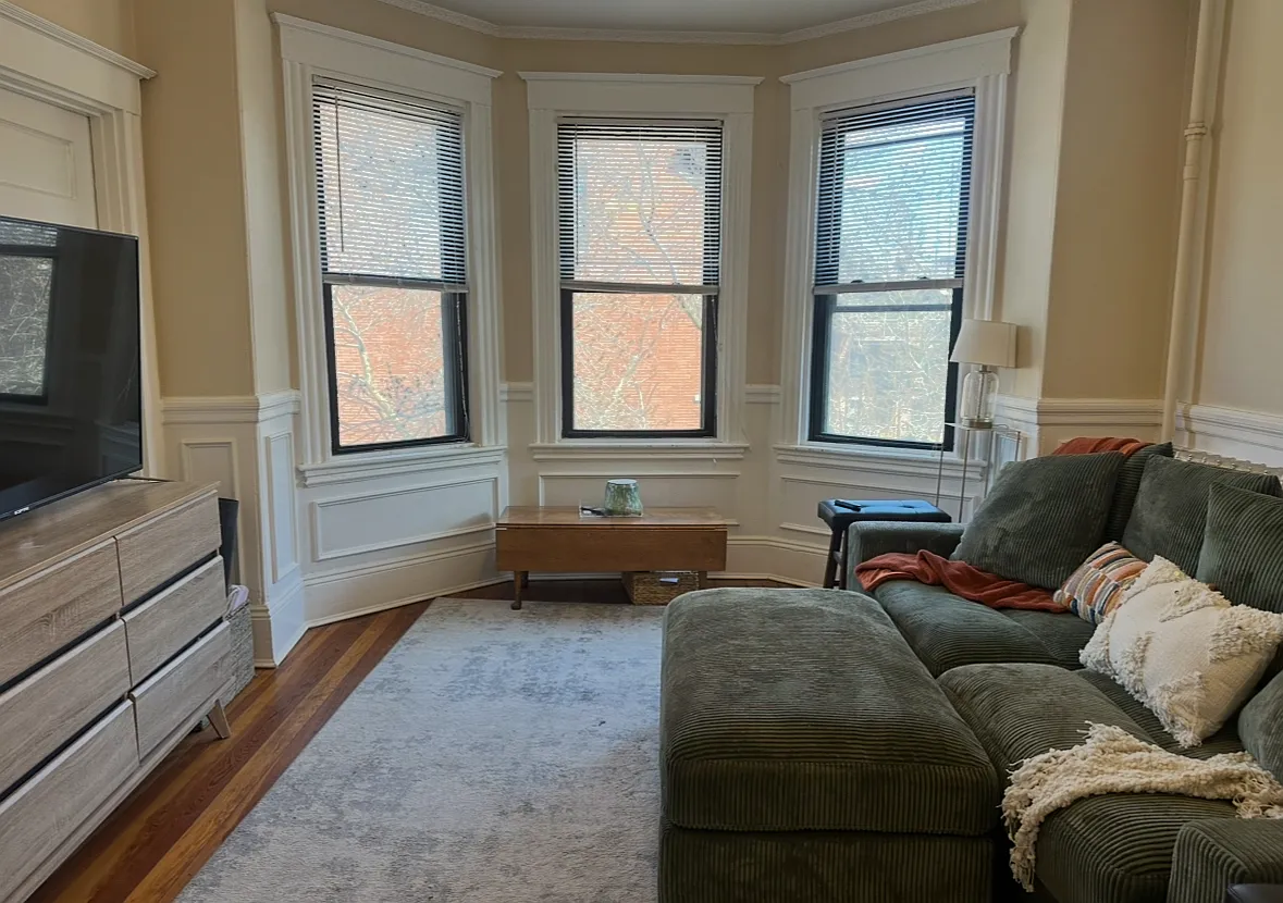 3 bed, 9999 sqft, $5,100 — Photo 1