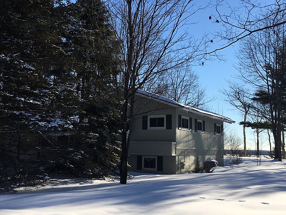 4th image of 701 Loueda St