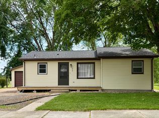 520 13th St, Howard Lake, MN 55349