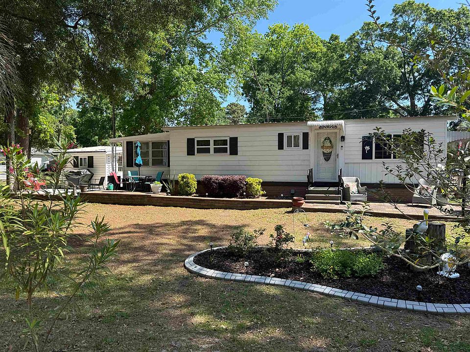 1st image of 2926 Holly Rd.
