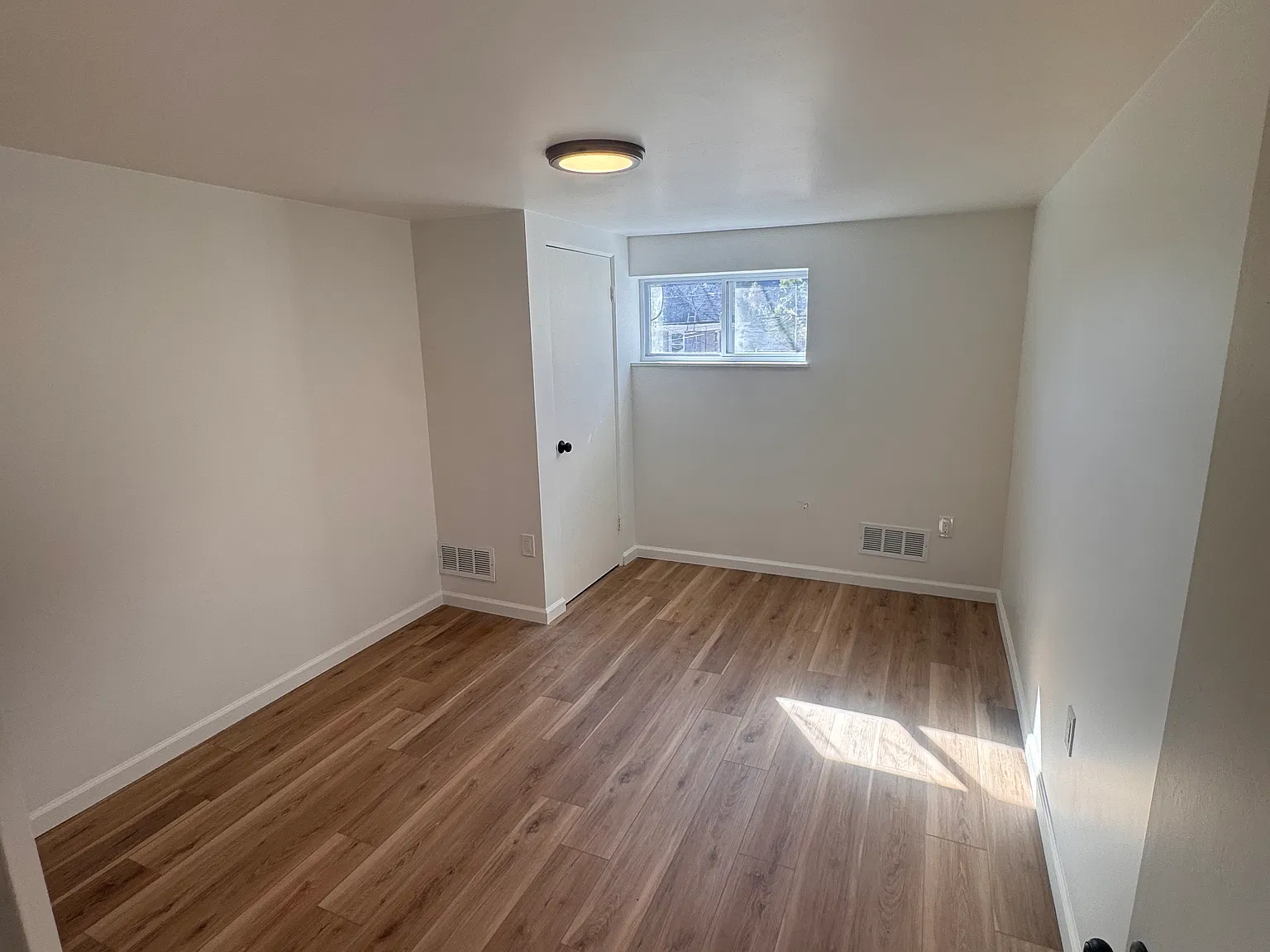 2 bed, 720 sqft, $1,300 — Photo 4