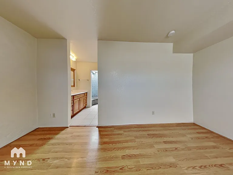 5100 N Miller Rd #23 — Photo 10