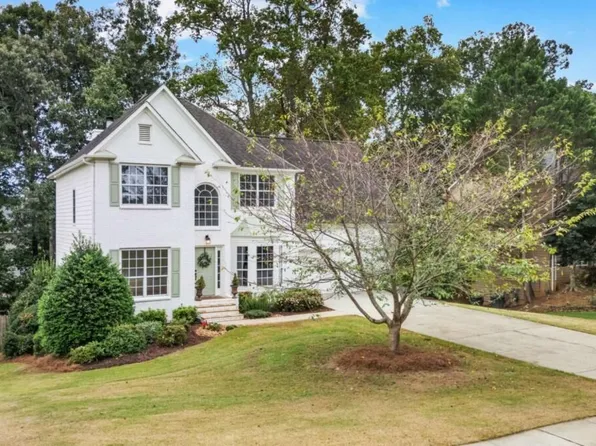 5665 Kennemore Dr, Alpharetta, GA 30004