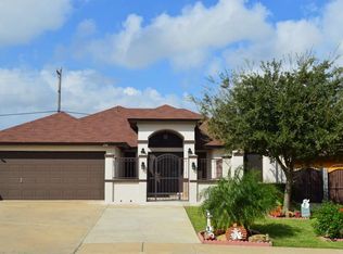 216 Royal Oaks St, Laredo, TX 78043