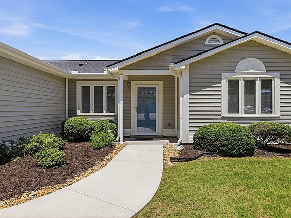 2nd image of 5 Lake Summit Dr