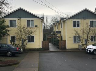3221 SE 90th Pl APT 6, Portland, OR 97266