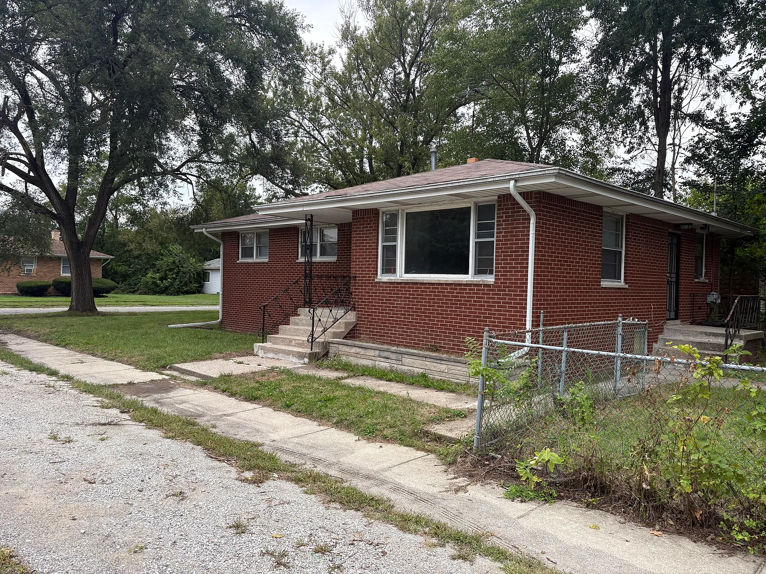 3 bed, 1.5 bath, 1224 sqft, $1,625 — Photo 2