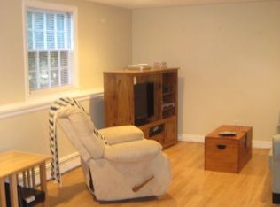 83 Cocasset St APT 1, Foxboro, MA 02035