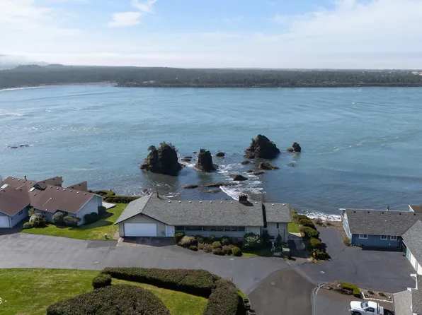 14580 Harbor View Dr, Rockaway Beach, OR 97136