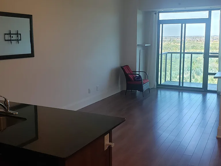 45 Yorkland Blvd — Photo 2