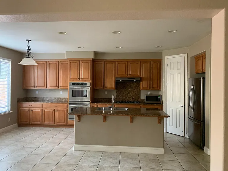 1716 Woodhaven Cir — Photo 7