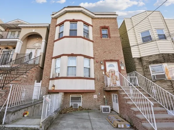 717 16Th St, Union City, NJ 07087