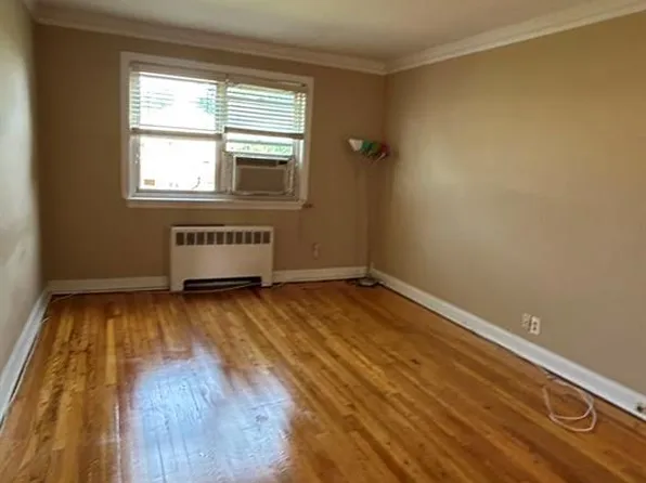 1481 W Terrace Cir #5, Teaneck, NJ 07666