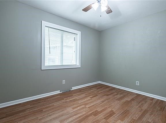 3rd image of 6411 Peery Ave