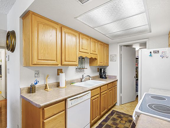 5th image of 11044 N 28th Dr Unit 338