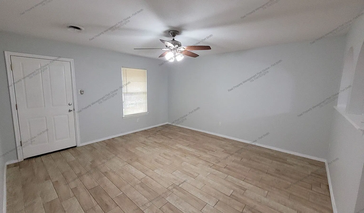 3 bed, 2.0 bath, 1298 sqft, $1,400 — Photo 3