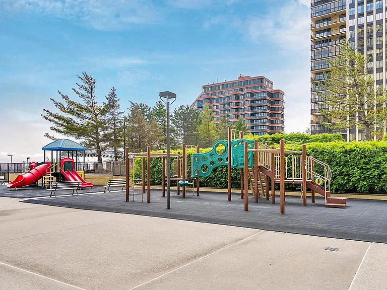 300 Winston Dr #702 — Photo 20