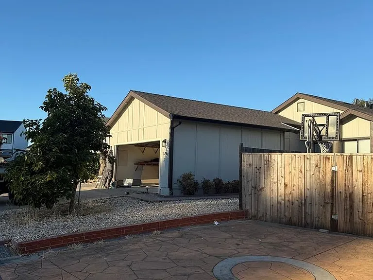 328 Brighton St — Photo 21