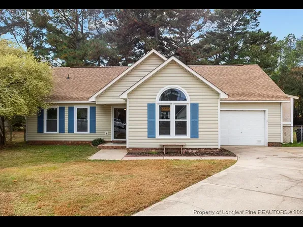 105 Rosewood Ct, Raeford, NC 28376